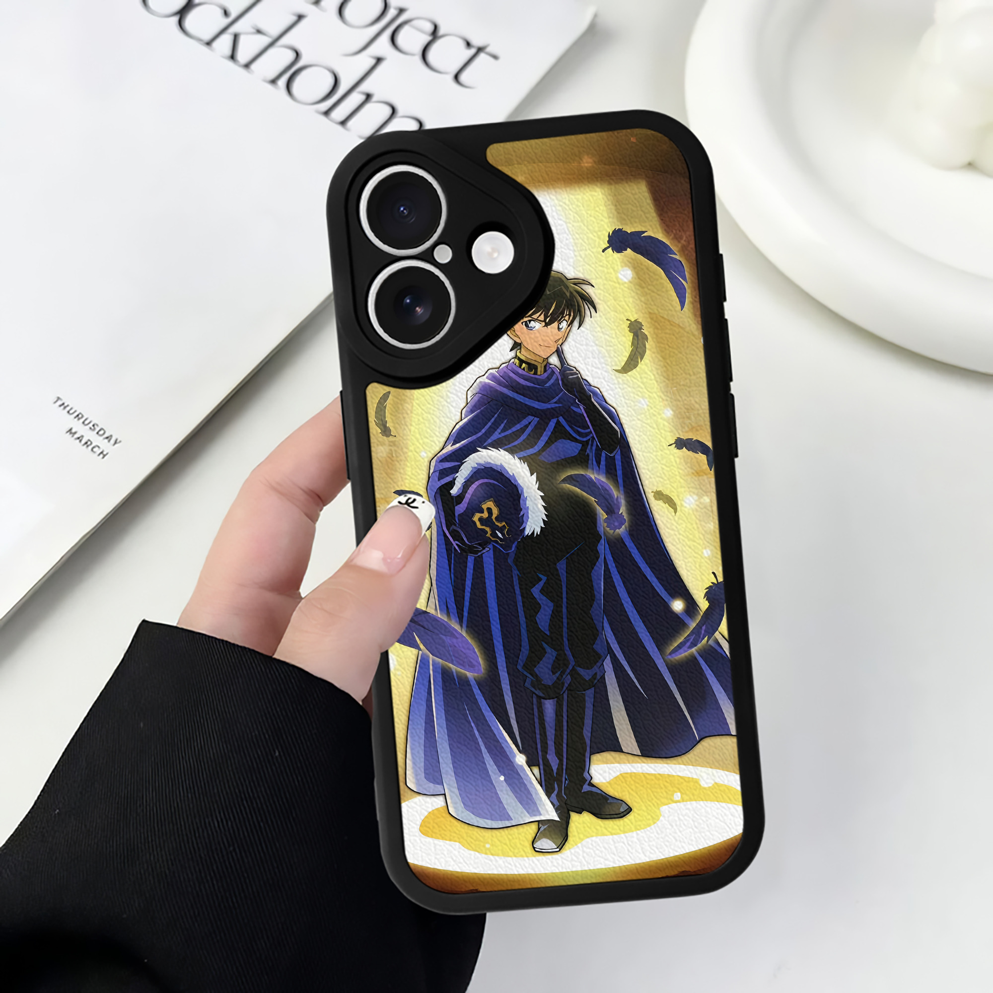 （画像用） 名探偵コナン Detective Conan 【iPhone 16シリーズ対応】シリコンスマホケース（レザー調） 材質：シリコン